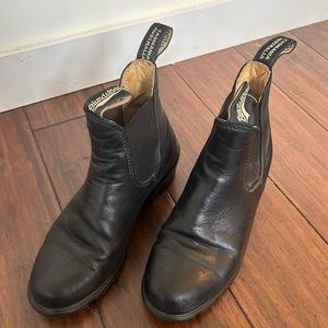 Blundstone 1671 Chelsea boots women’s 7.5 US Black leather heeled